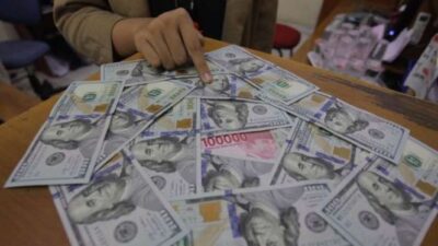 Rupiah Tergeser di Awal Pagi, Minyak Mentah Global Menarik Perhatian