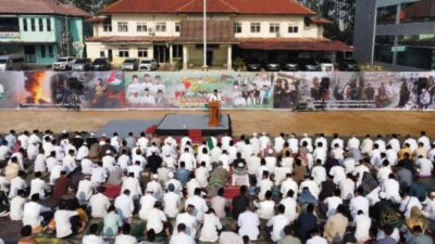 Benyamin Davnie dan Umat Islam Tangsel Bersama-sama Melaksanakan Salat Istisqa untuk Memohon Turunnya Hujan