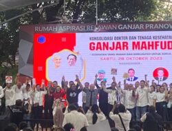 Ganjar Invites Volunteers to Campaign for Health on His 55th Birthday