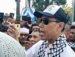 Eks Jubir FPI Munarman, yang Bertopi ‘Save Palestine’, Bebas Secara Resmi dari Lapas Salemba