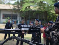 Pindad Pesan Kapal Pengawas, Adin Jajal Senapan Mesin dengan Kegagahan Laksa