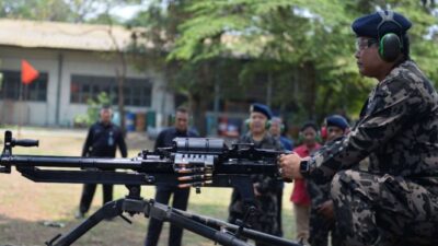 Pindad Pesan Kapal Pengawas, Adin Jajal Senapan Mesin dengan Kegagahan Laksa