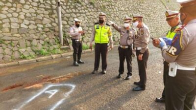 Pemotor Tewas Tertabrak dan Terseret di Kolong Mobil di Penjaringan