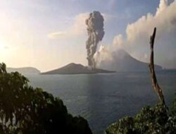 Gunung Anak Krakatau Meletus Sebanyak Empat Kali, Membuat Guncangan pada Kaca-Kaca