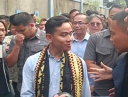 Gibran Tunjukan Fotonya Wisuda dan Belikan Tiket Pesawat ke Universitasnya, Melepaskan Tudingan Ijazah Palsu