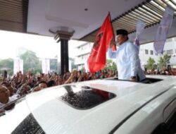 Prabowo di Bandung Disambut dengan Parade Perkusi dan Tarian