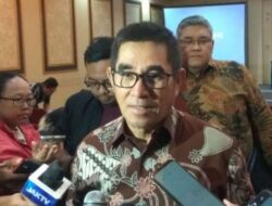 Eks Ketua MK Meminta DPR Menyelidiki Fakta-Fakta Terkait Dugaan Intervensi Jokowi dalam Kasus Setya Novanto