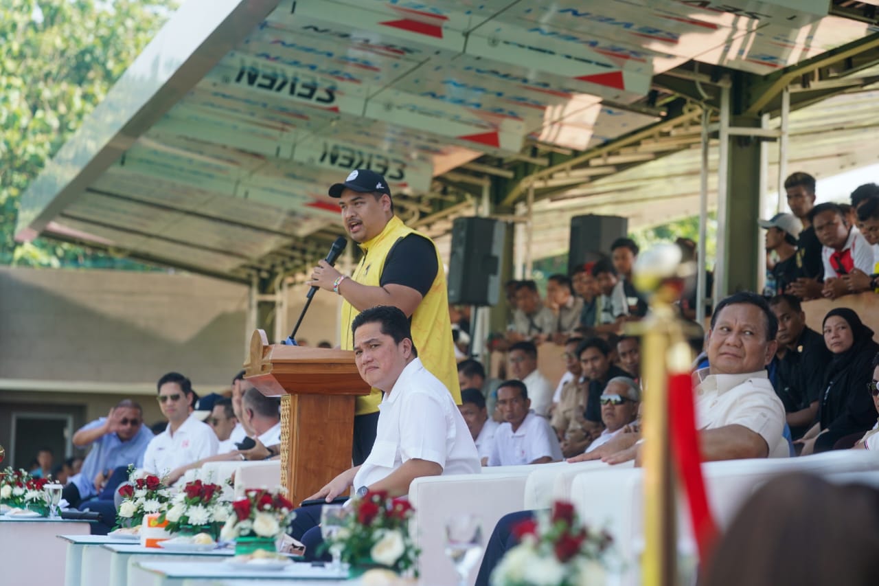 Menteri Pemuda dan Olahraga Menyampaikan Penghargaan atas Kontribusi Prabowo dalam Pengembangan Sepak Bola