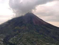 Hujan Abu Menyapu Magelang dan Boyolali setelah Letusan Gunung Merapi