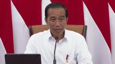 Jokowi Mengumpulkan Pengurus Desa Seluruh Indonesia di Istana dan Memberikan Pesan Penting