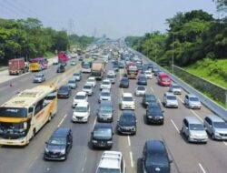 Lebih dari 69.930 Kendaraan Meninggalkan Jakarta Melalui Tol Cikampek Selama Libur Natal 2023