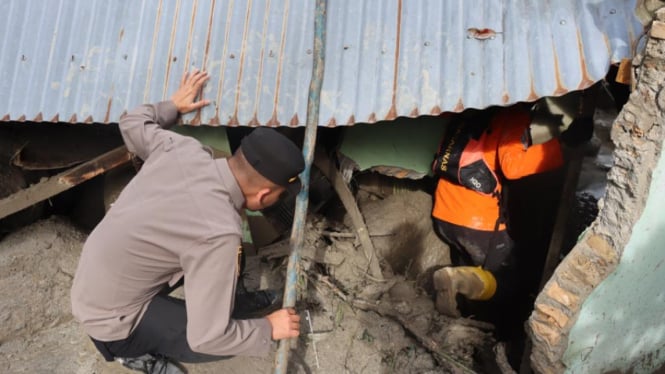 Karyawan Hotel Meninggal Setelah Tertimpa Banjir Bandang