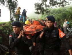 Polisi Mengidentifikasi 11 Korban Erupsi Gunung Marapi yang semuanya Menderita Luka Bakar