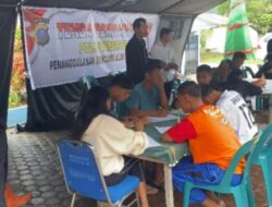 Anak-anak Korban Banjir Bandang Humbahas Mengikuti Ujian Semester di Tenda Darurat