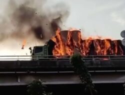 Truk Terbakar di Jalan Tol Dalam Kota: Kejadian Saat-saat Terakhir