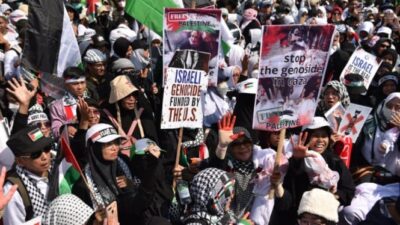 Bachtiar Nasir Mendorong Aksi Boikot Produk Pro Israel dalam Aksi Bela Palestina di Depan Kedubes AS