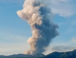 Gunung Dukono Meletus, Abu Terbang Hingga 4.000 Meter ke Udara