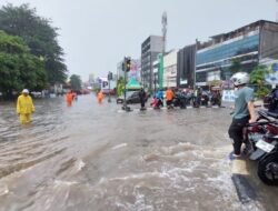 Banjir Pagi Ini Masih Terjadi di 18 RT Akibat Hujan Deras di Jakarta