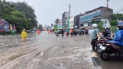 Banjir Pagi Ini Masih Terjadi di 18 RT Akibat Hujan Deras di Jakarta