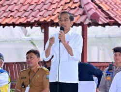 Jokowi Menyebut Program Bagi-bagi Beras dan Sepeda di Serang Banten sebagai Bantuan dari Pemerintah