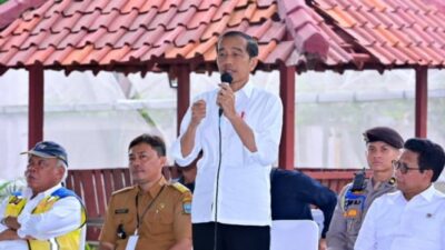 Jokowi Menyebut Program Bagi-bagi Beras dan Sepeda di Serang Banten sebagai Bantuan dari Pemerintah