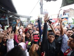 Antusias Ratusan Warga Jateng Lihat Jokowi dan Prabowo Makan Bakso Bareng: Semoga Tetap Merakyat