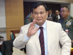 Dasar Hukum Pemberian Pangkat Jenderal Bintang 4 TNI kepada Prabowo Subianto oleh Jokowi