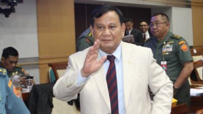 Dasar Hukum Pemberian Pangkat Jenderal Bintang 4 TNI kepada Prabowo Subianto oleh Jokowi