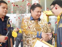 Airlangga Hartarto Mendapat Penghargaan dari AMPI karena Sukses Membawa Golkar di Pemilu 2024