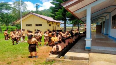 Kepala Sekolah SMPN di Manggarai NTT Menolak Dicopot dan Memboikot Ujian Siswa