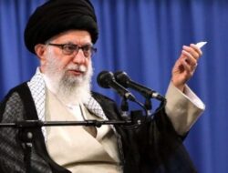 Israel Menyerang Iran Saat Pemimpin Tertingginya Ali Khamenei Merayakan Ultah ke-85 Tahun