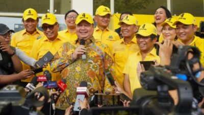 Airlangga Mengungkap Bobby Nasution Telah Bergabung Sebagai Kader Golkar