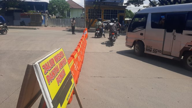 Jalur Menuju Anyer Ditutup karena Tempat Wisata Telah Penuh