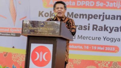 Sohibul Iman Bersiap Mendukung Anies dalam Pemilihan Gubernur DKI Jakarta, Tanpa Rasa Takut Bersaing dengan Ridwan Kamil.