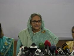 PM Bangladesh Kabur ke Negara Lain setelah Kerusuhan Menewaskan 300 Orang