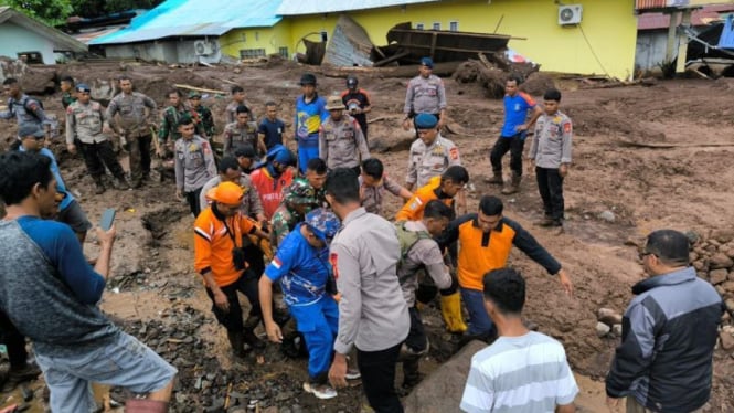 DPR Dorong Pemerintah Langsung Bertindak, Belasan Warga Ternate Meninggal Akibat Banjir Bandang