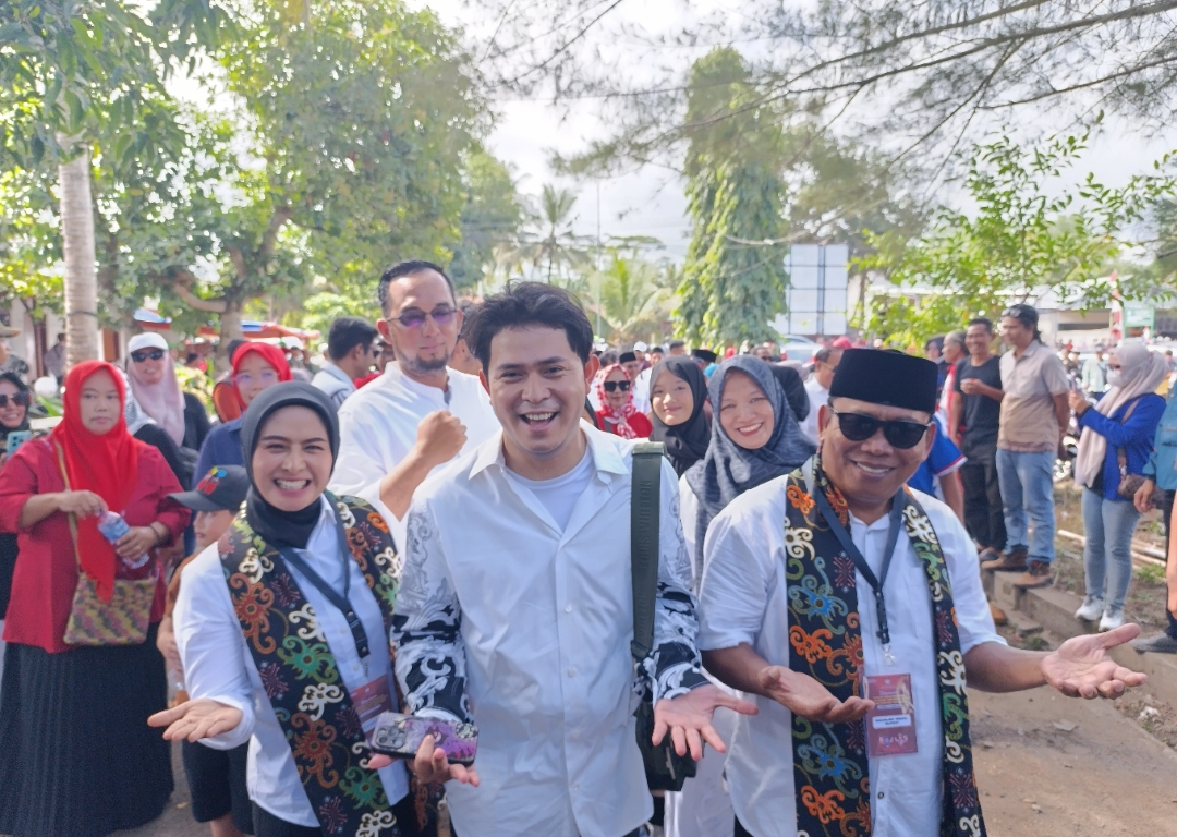 Cakra Khan Mendukung Pasangan Citra-Ino Menuju KPU Pangandaran