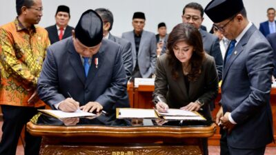 Prabowo Subianto’s Final DPR Session: All Factions Attend and Offer Prayers