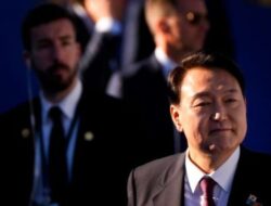 “Kantor Presiden Korsel Digerebek: Yoon Suk Yeol Tersangka”
