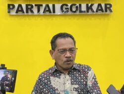 “Golkar Sebut Jokowi Anggota Kehormatan Tanpa KTA”