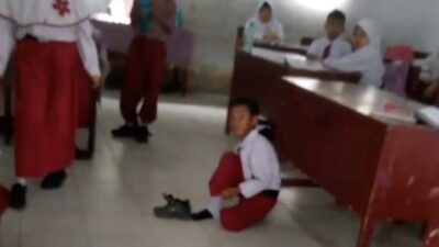 Peristiwa Siswa Dihukum Belajar di Lantai: Sanksi Kepsek