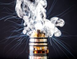 Vape Meluas di Thailand: PM Ancam Hukum Pejabat Gunakan Rokok Elektrik
