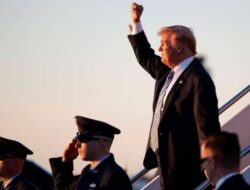 Pangeran Turki Al Faisal Surat untuk Donald Trump: Isi Menjanjikan