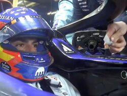 Sainz Desain Setir Ferrari Inspirasikan Williams