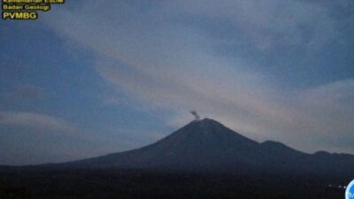 Gunung Semeru Erupsi Sabtu Dini Hari: Informasi Terbaru