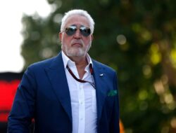 Superyacht Lawrence Stroll Melintasi Kanal Belanda: Eksklusif!