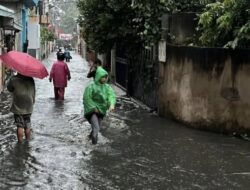 Banjir di Jakbar dan Jaksel: Dampak Hujan Deras dan Titik Genangan