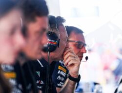 Manajemen Red Bull Gelar Pertemuan Darurat di F1 Bahrain GP
