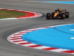 Piastri Membantu McLaren Dominasi Latihan