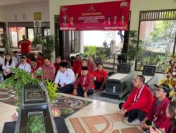 Ziarah ke Makam Suhardiman: Kader SOKSI Merayakan Warisan Tokoh